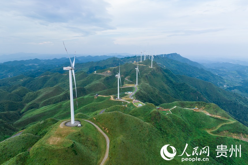 航拍金沙縣玉簪花云海景區。人民網記者 涂敏攝