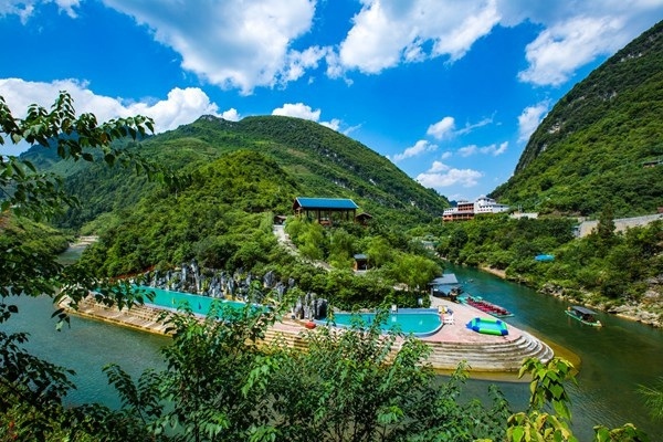 遵義市桐梓縣圓滿貫讓您清涼一“夏”。婁倫權攝