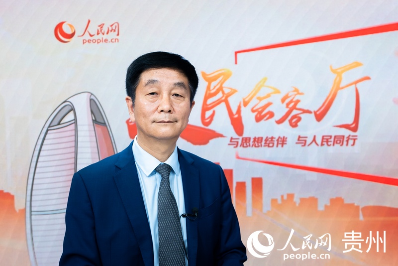 貴黔國際總醫(yī)院副院長、胸心外科主任楊康做客人民網(wǎng)演播室。涂敏攝