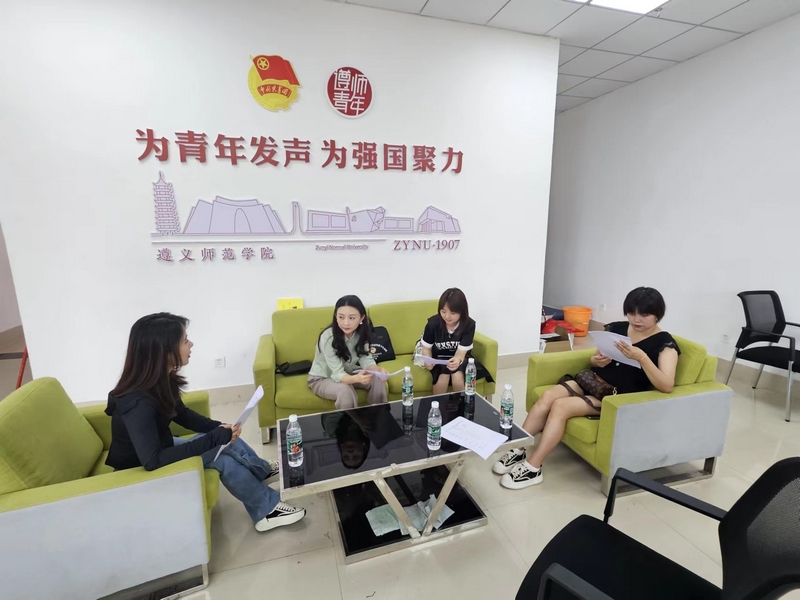 2024（貴州?仁懷）布魯塞爾國際烈性酒大獎賽工作專班工作人員在高校開展志愿者現場面試。2024（貴州?仁懷）布魯塞爾國際烈性酒大獎賽工作專班供圖