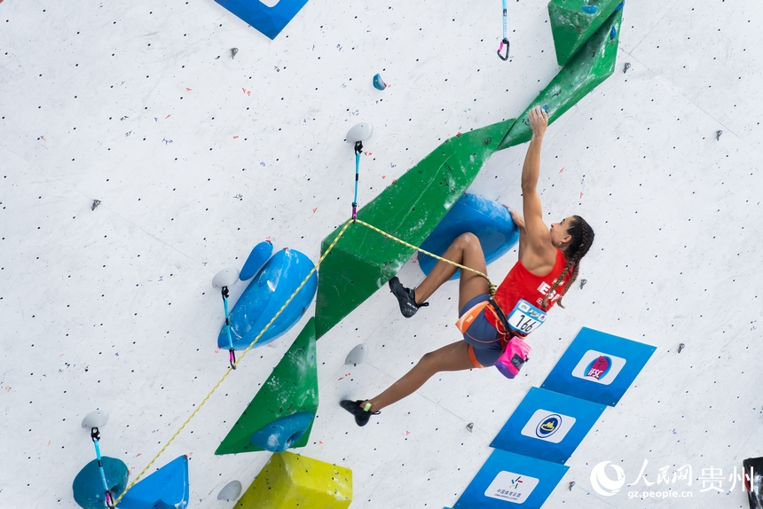 2024國際攀聯世界青年攀巖錦標賽比賽現場。人民網記者 涂敏攝