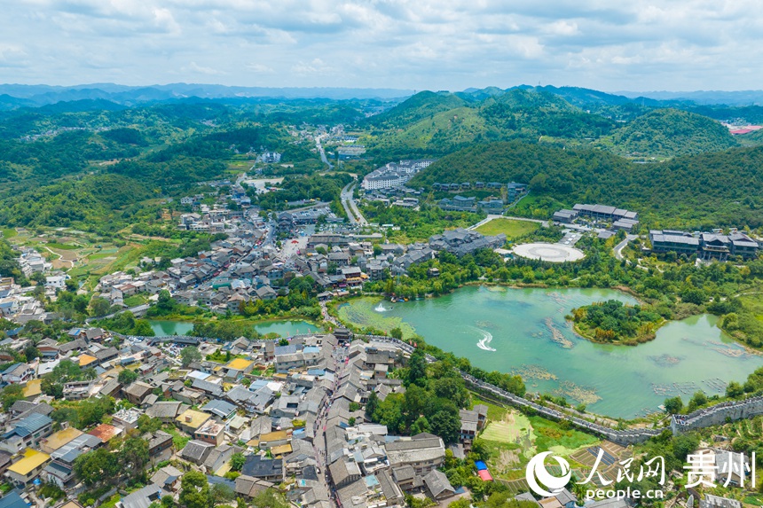 航拍青巖古鎮(zhèn)。人民網(wǎng) 陽茜攝