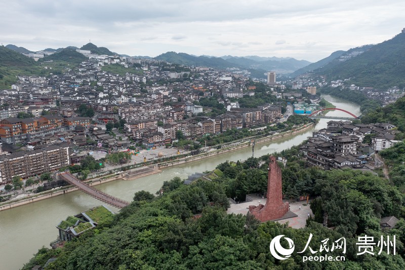 茅臺渡口紀念碑。人民網記者 翁奇羽攝