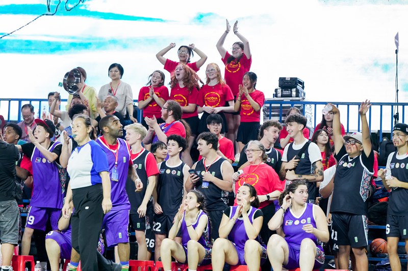 中美青少年通過貴州村BA共筑友誼橋梁。