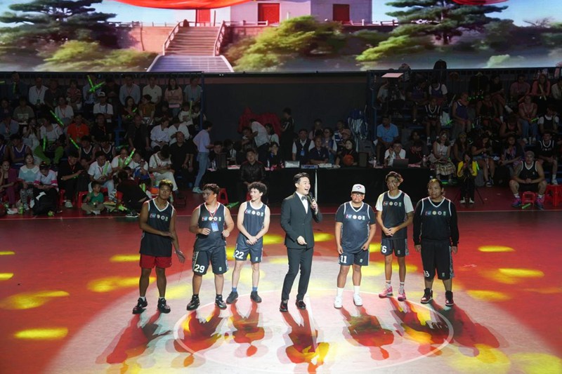 中美青少年通過貴州村BA共筑友誼橋梁。