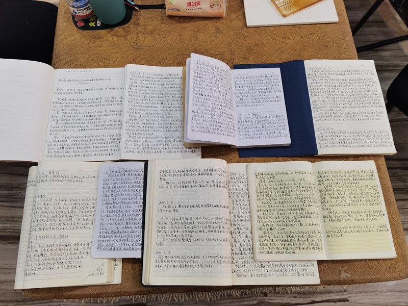 朱涌駐村時的一部分工作筆記。圖片由獨山縣融媒體中心提供