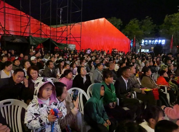 原創課本劇《讀書郎》首演活動現場座無虛席。西秀區融媒體中心供圖