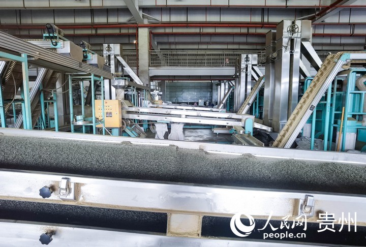 企業生產忙。人民網記者 王秀芳攝