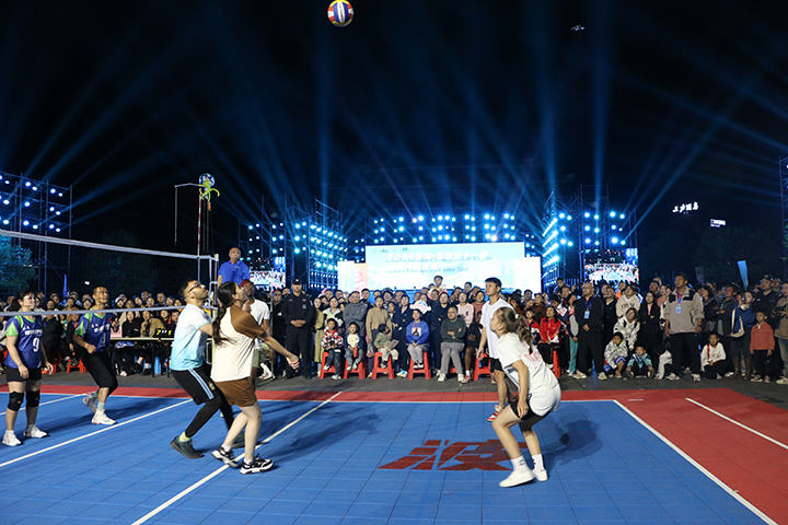 “五洲隊”對戰與荔波“綠寶石”隊。