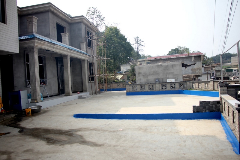 日前，修文縣龍場街道龍桂村185戶宜居農房改造項目完工并通過驗收，當地人居環境明顯改善。 修文縣融媒體中心姜繼恒 攝