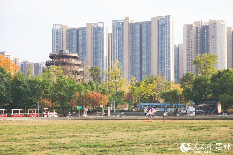 貴陽市白云區泉湖公園一角。人民網 龍章榆攝