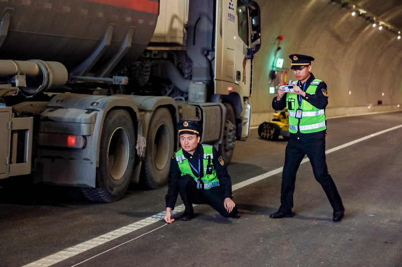 1 圖為勘驗現(xiàn)場.jpg