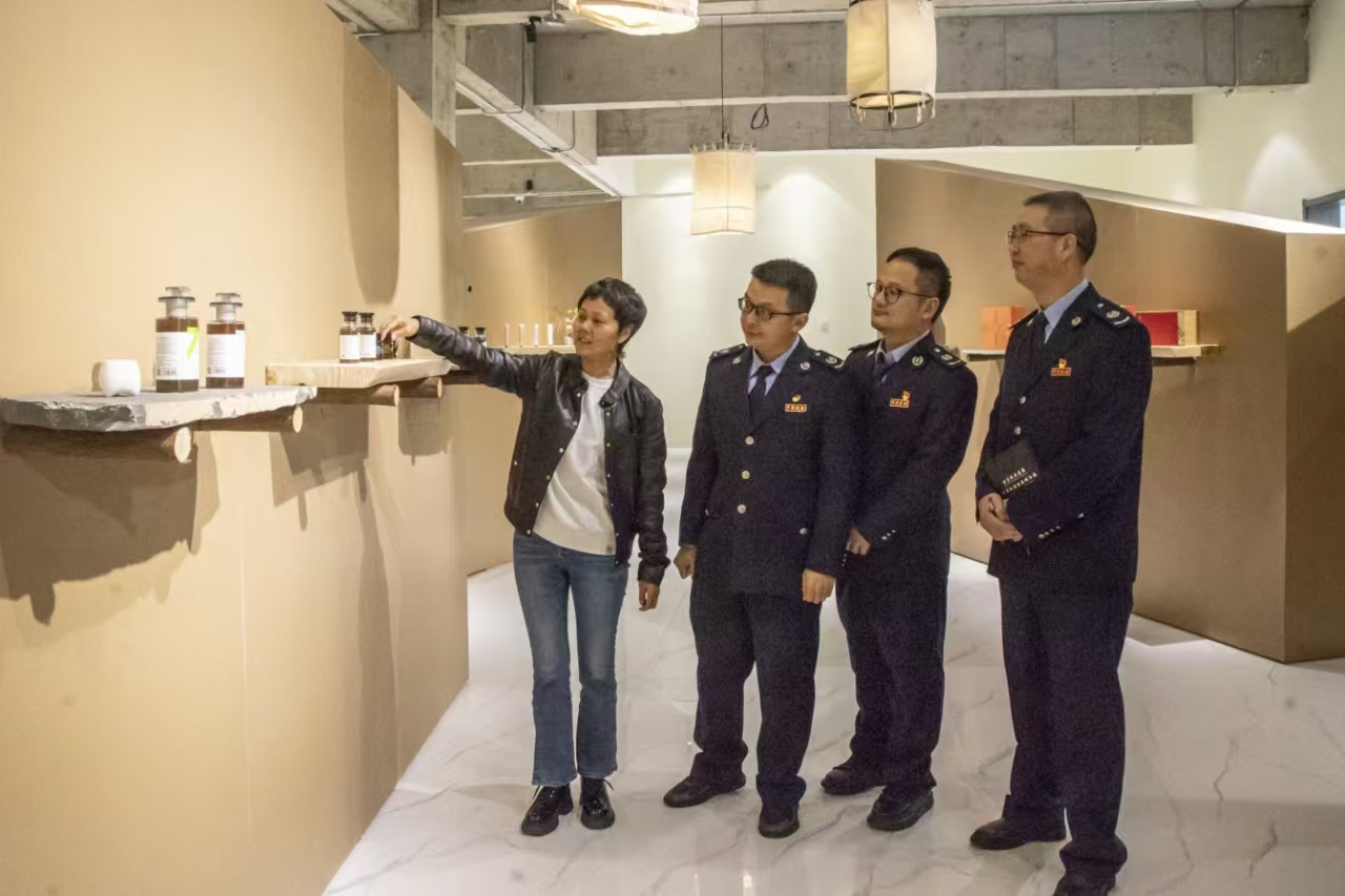 到企業宣傳稅務政策。