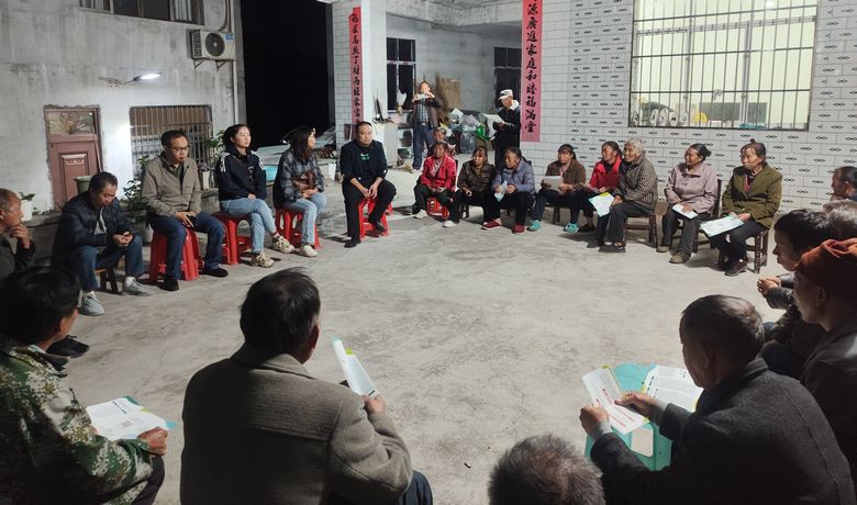 百泉鎮：“圍爐夜話”搭起干群“連心橋”