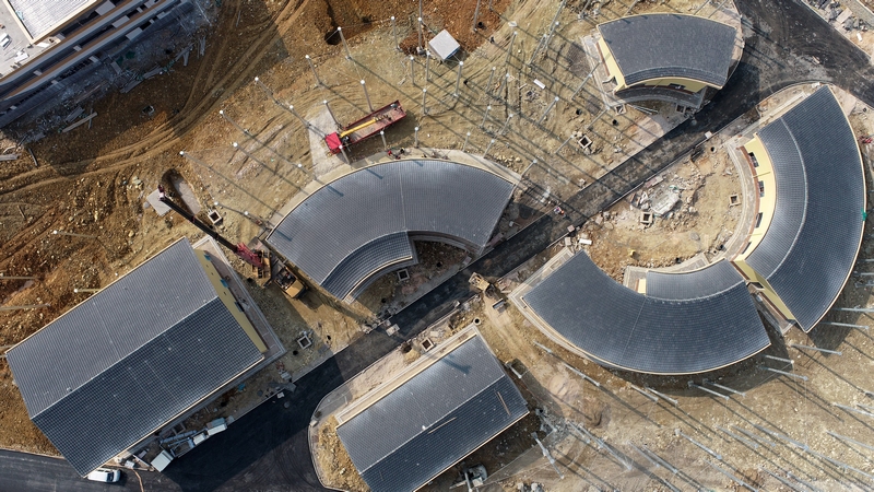 工人在黔金絲猴拯救保護及野生動物救助基礎設施建設項目施工現場忙碌。3（李鶴攝）