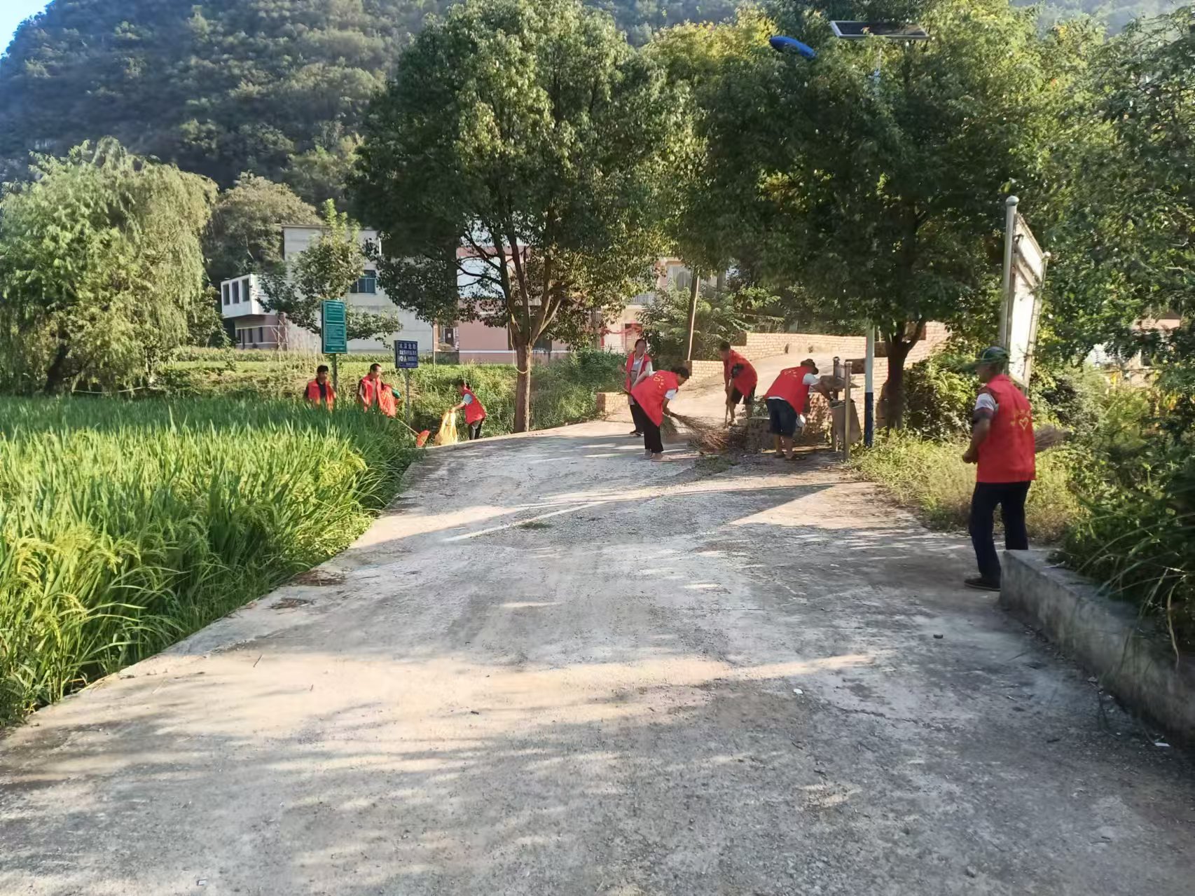 清掃現(xiàn)場。