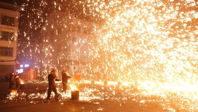 賞非遺文創(chuàng)，品文化年味！來多彩貴州城新春年貨節(jié)