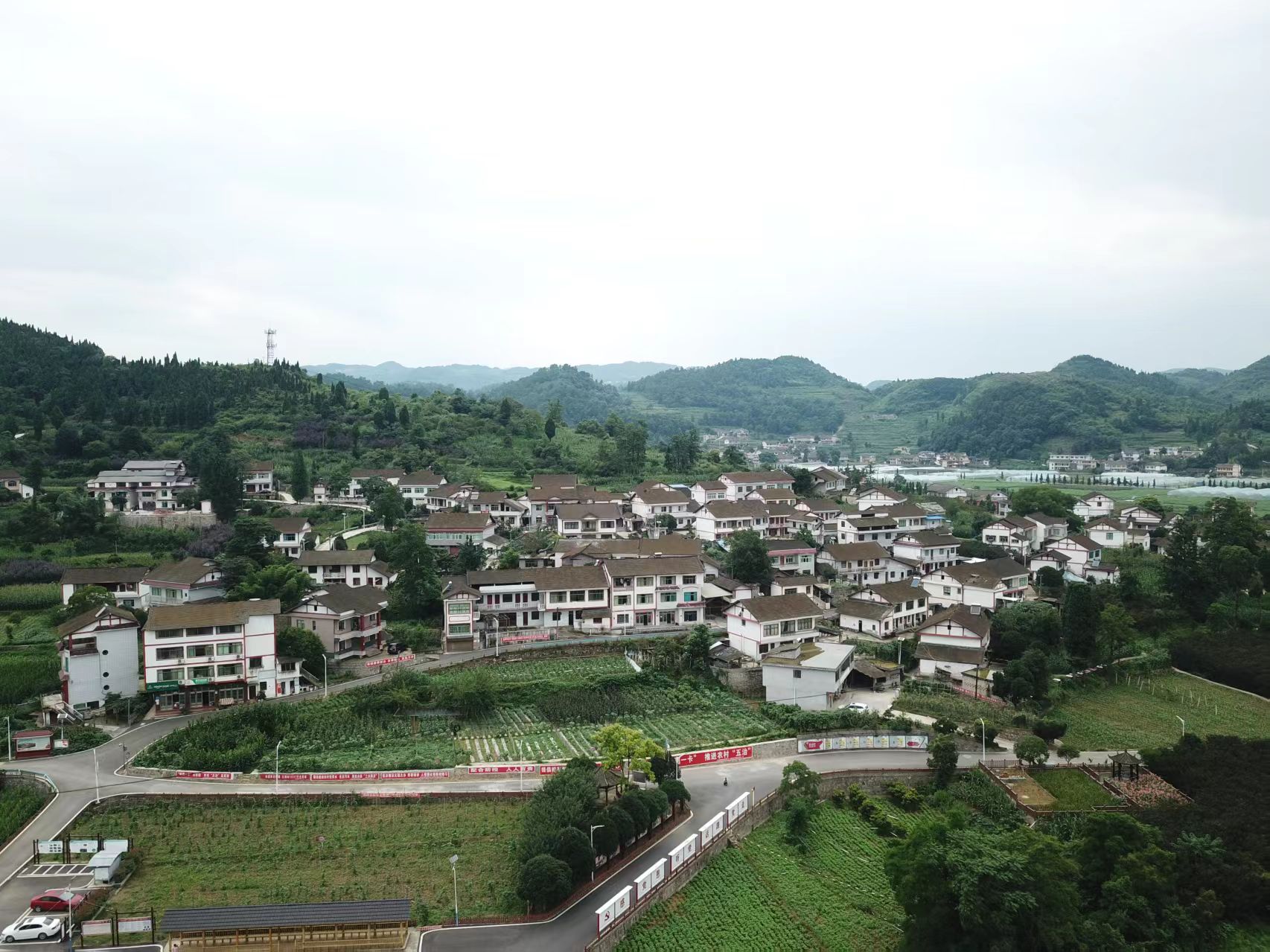 息烽縣養龍司鎮堡子村。
