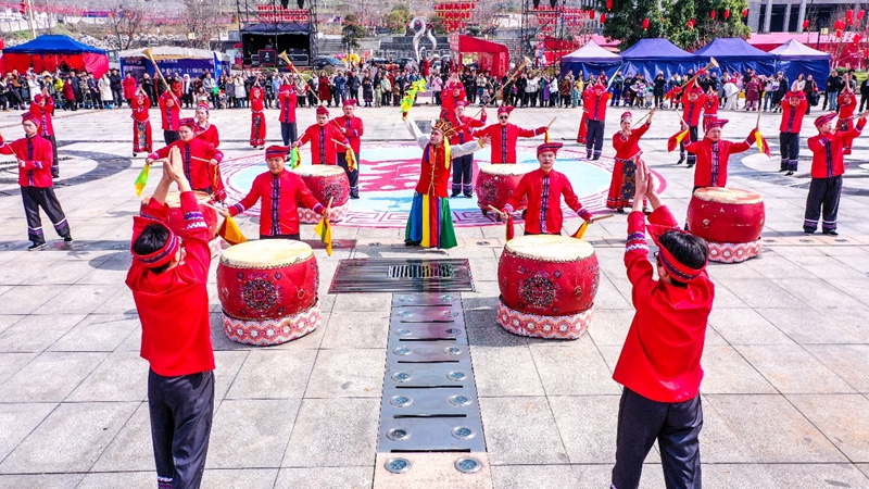 貴州沿河：千人同跳擺手舞 歡歌笑語(yǔ)鬧元宵 (1).jpg