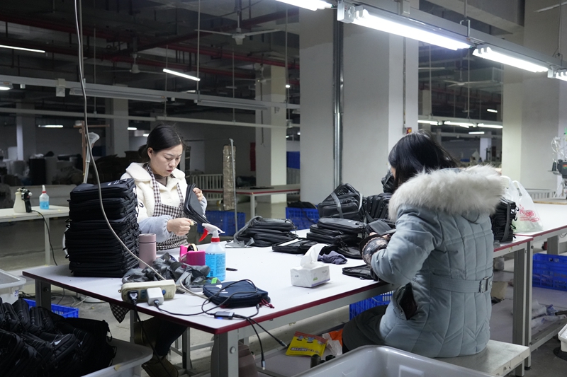 企業復工“干勁足”，奮戰首季“開門紅”。