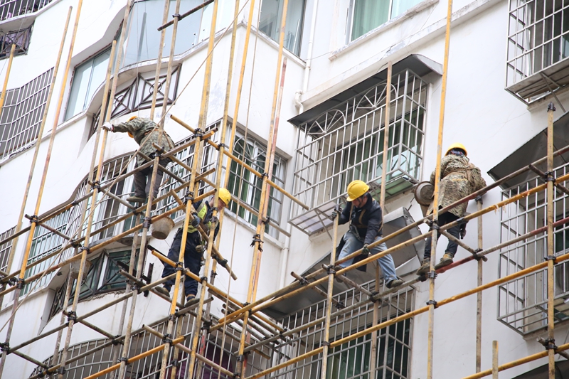 老舊小區改造施工現場。