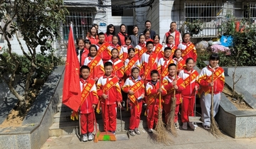 3月3日，新創路街道新欣社區聯合新天一小、烏當區蔚藍服務社在轄區開展義務大掃除志愿服務活動。此次活動旨在培養青少年的社會責任感、志愿服務能力和社會實踐能力，讓青少年成為新時代追“鋒”人。