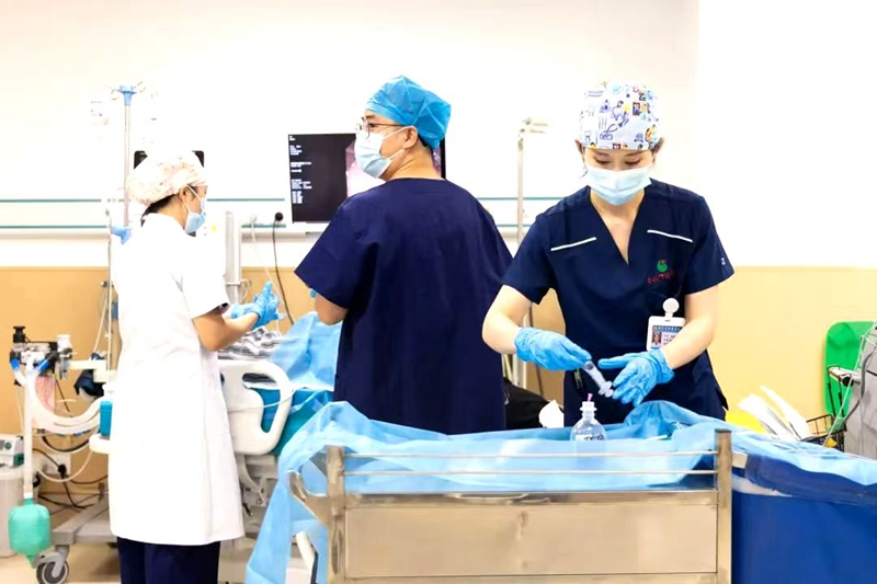 手術(shù)現(xiàn)場。畢節(jié)市中醫(yī)醫(yī)院供圖