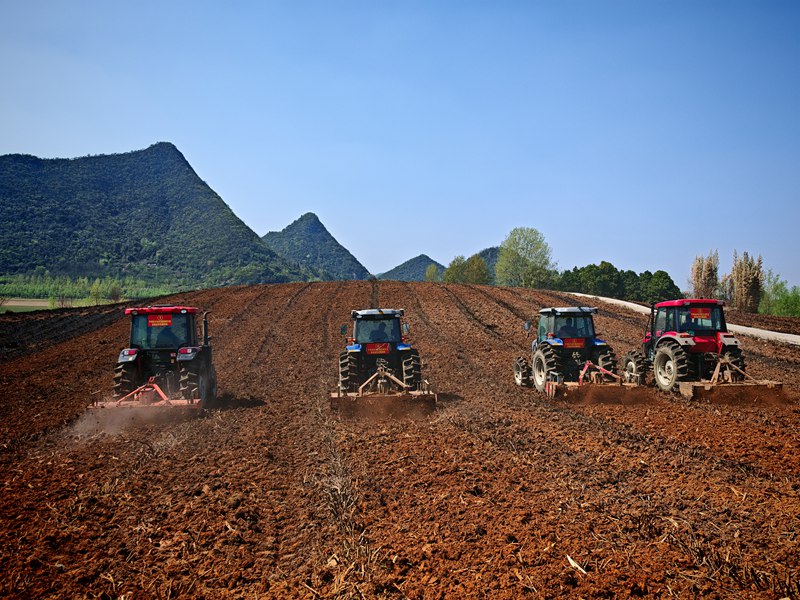 農機奏響春耕曲  賦能全程機械化。