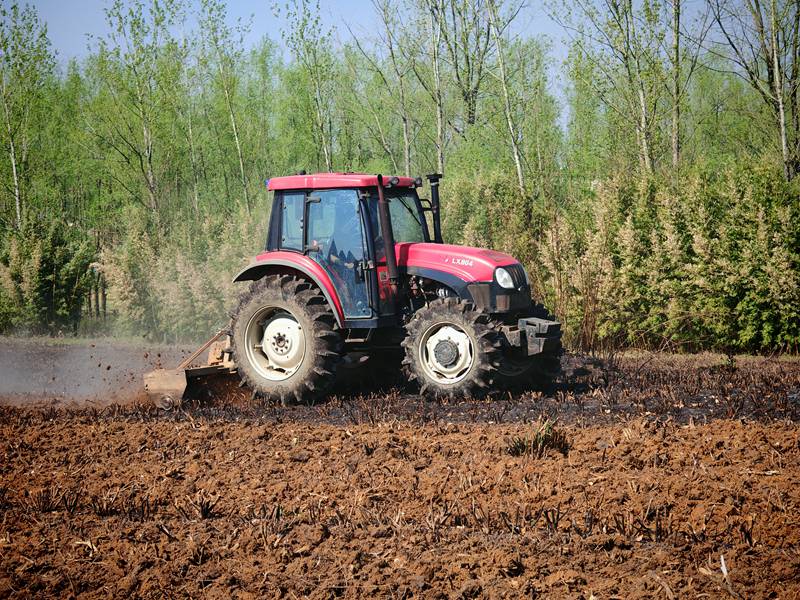 農機奏響春耕曲  賦能全程機械化。