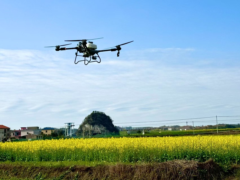 農機奏響春耕曲  賦能全程機械化。