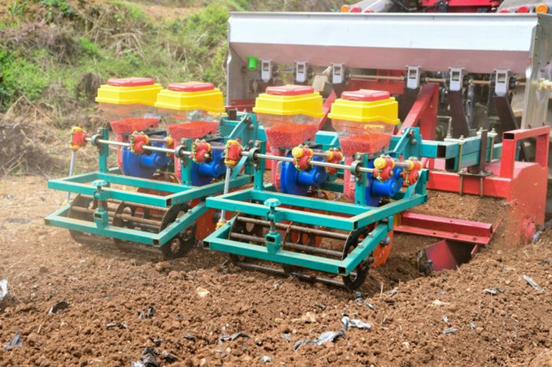 3、農機奏響春耕“協奏曲”。