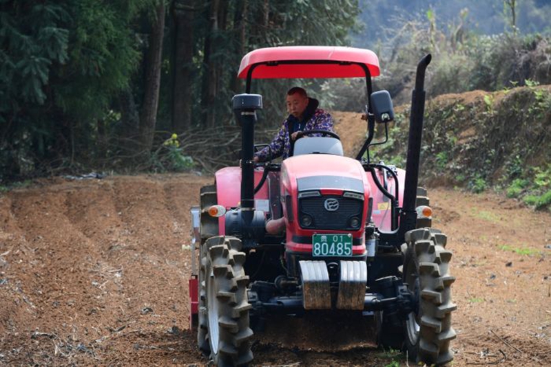 1、農機奏響春耕“協奏曲”。