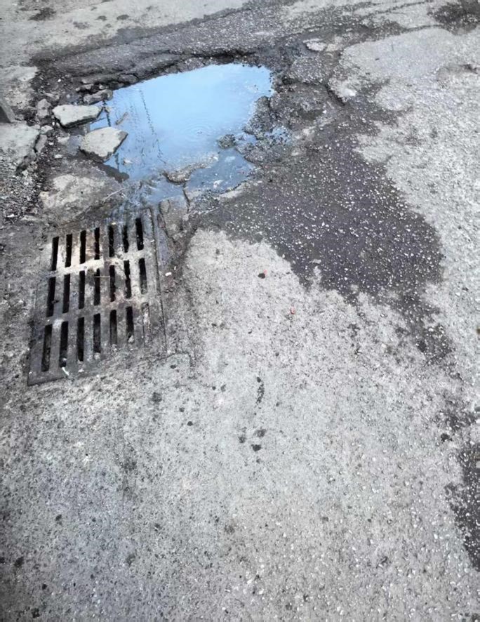 平壩區文明路改造前。