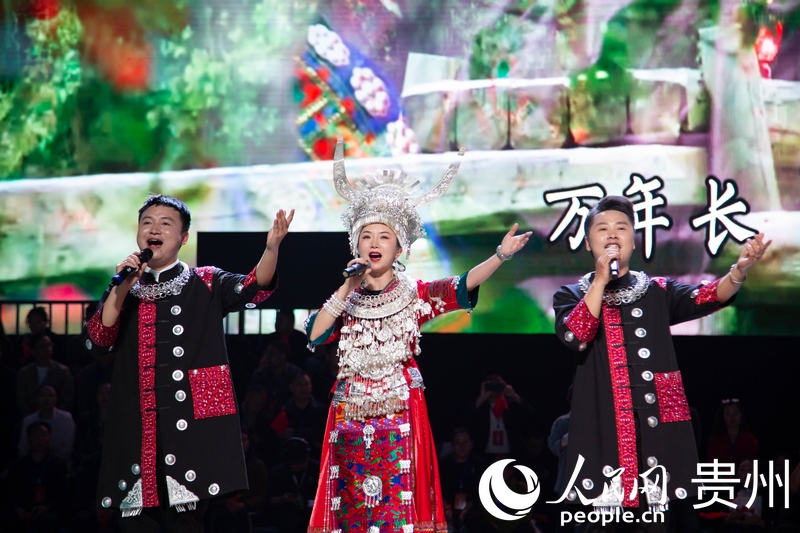 歌舞表演現場。人民網 黃小桃攝