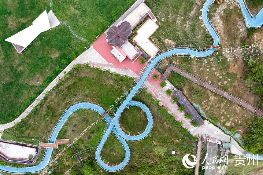 航拍景區內的滑板車賽道。人民網記者 涂敏攝