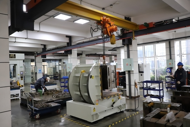 【強省會·新征程】修文企業：加足馬力促生產 乘借“東風”謀發展一年之計在于春。春暖花開時節，修文縣工業園區內，不少工業企業緊盯年度目標開足馬力促生產，依托良好的政策機遇，全力以赴沖刺“開門紅”，在此基礎上努力做優做強。