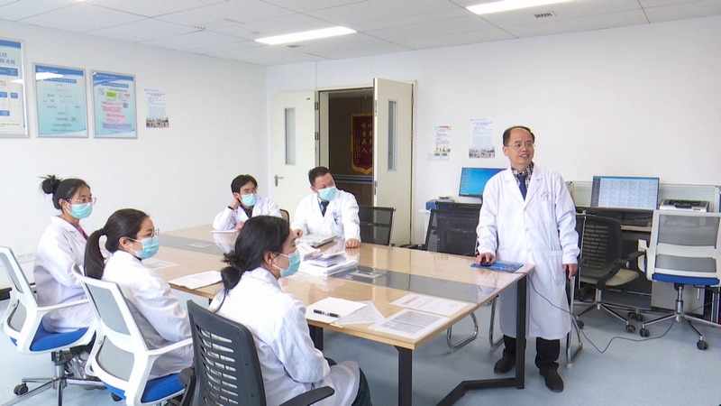 楊松海正開展理論授課。