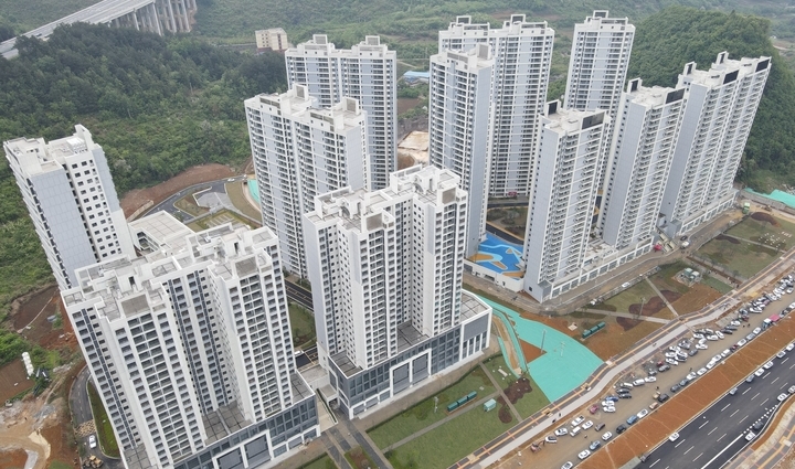 暖心歸家！貴陽(yáng)1796套安置房開(kāi)啟分房交付