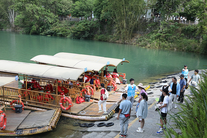大七孔游船。莫珍桃攝