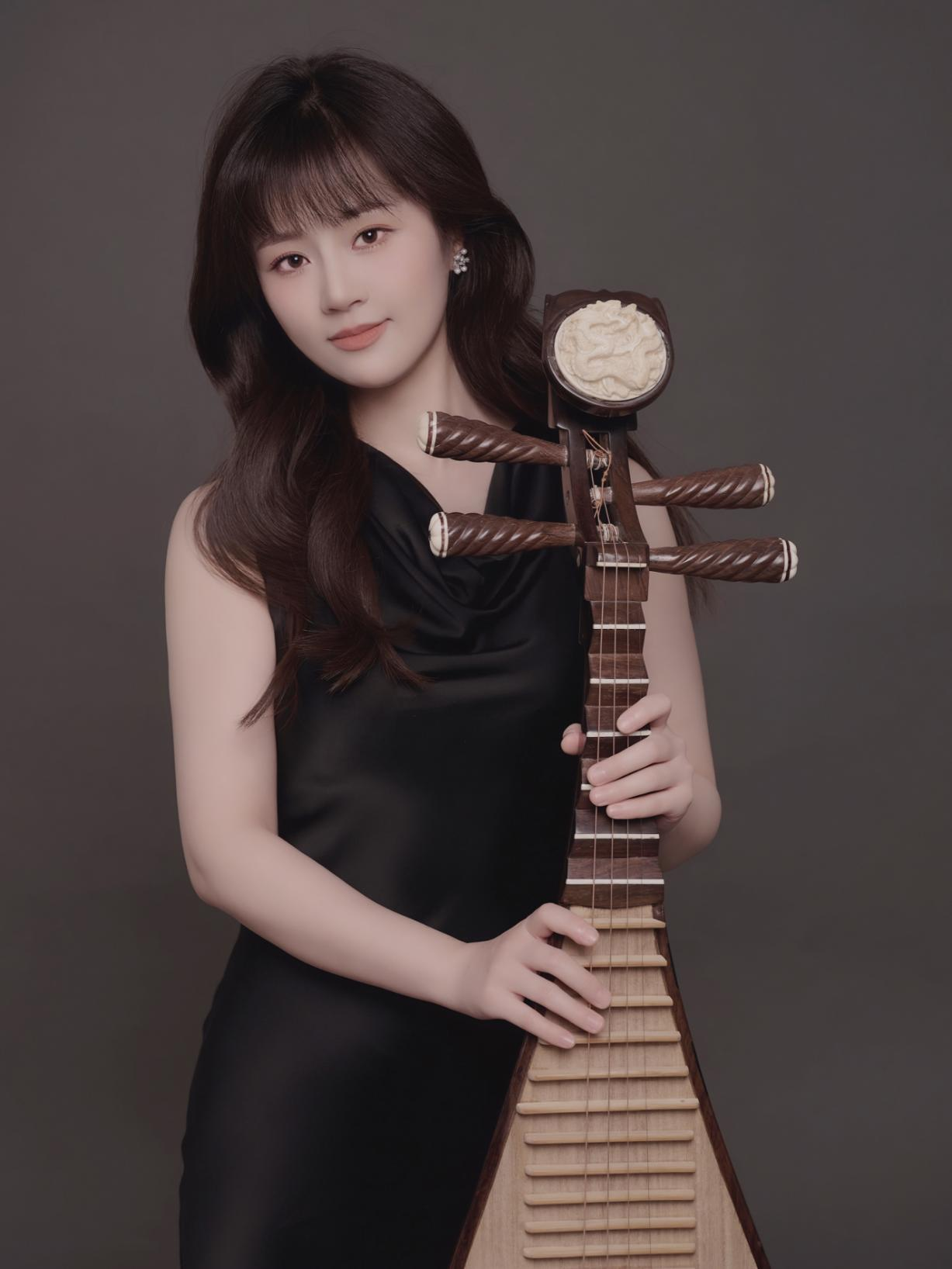 第十五屆中國音樂金鐘獎貴州選拔賽彈撥樂一等獎獲得者羅藝。