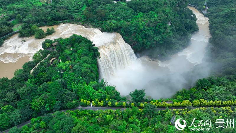黃果樹瀑布景觀。人民網(wǎng)記者 涂敏攝