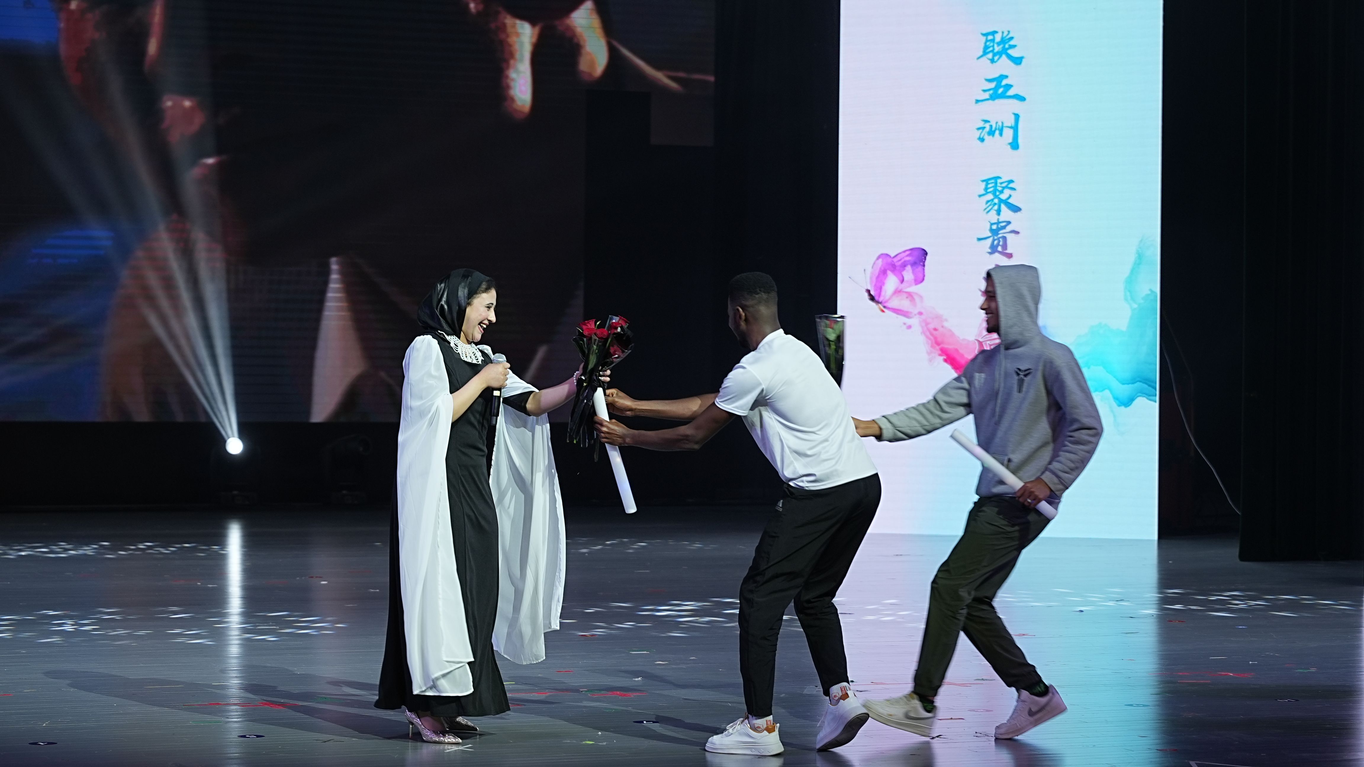 留學(xué)生演出。圖片由貴州大學(xué)提供