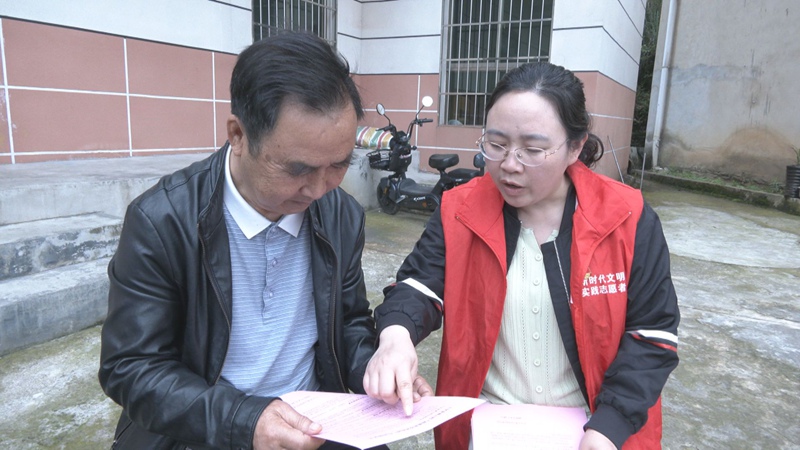 駐村干部收集村民意見現場。