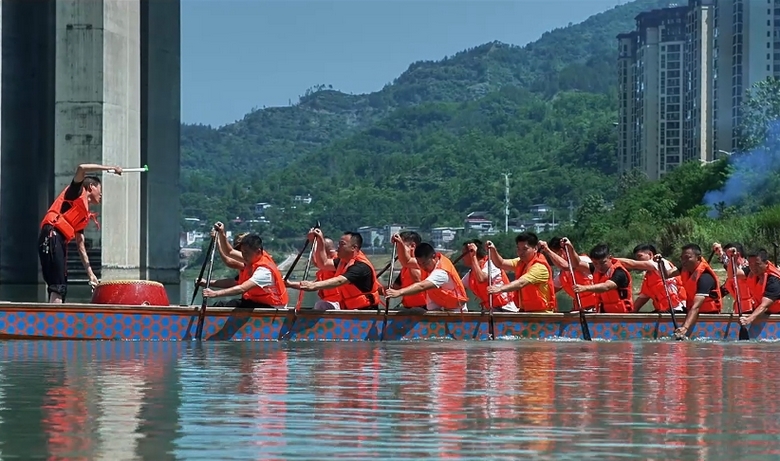 貴州思南：龍舟劈波啟航