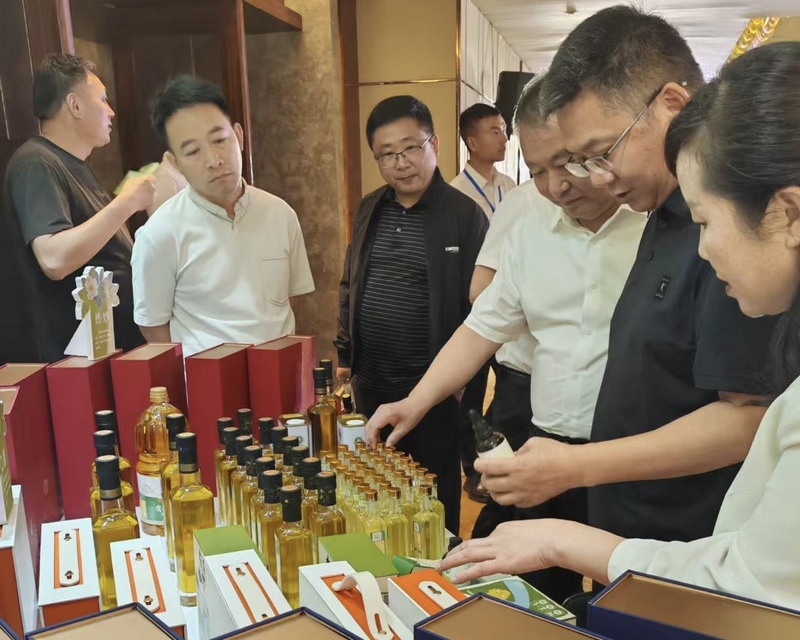 “貴油”牌山茶油亮相。許丹妮攝