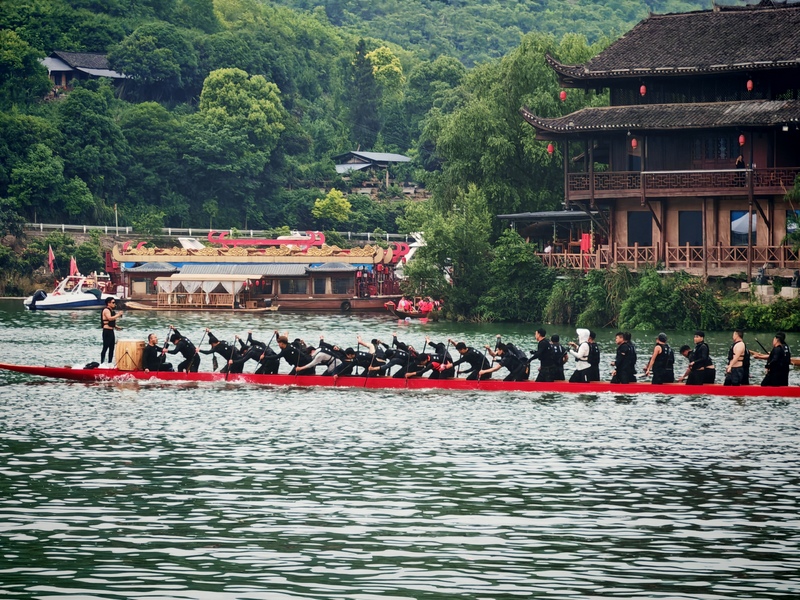 大明邊城龍舟賽訓練場景。龍春霞攝