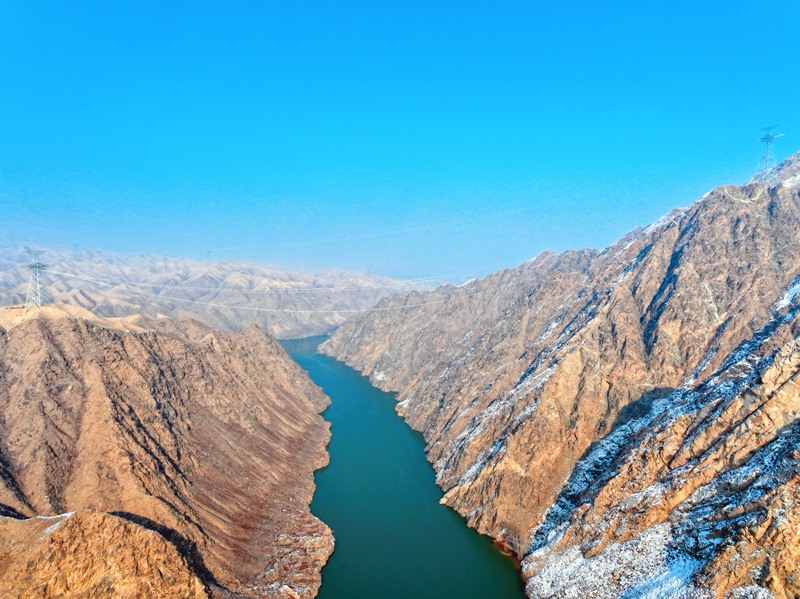 2024年12月24日，貴州送變電公司完成N4012-N4013號跨越黃河架線施工任務。