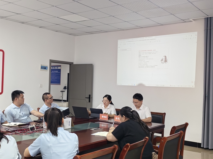 “圖為：法治體檢”服務(wù)團走進(jìn)石阡吉豪物業(yè)服務(wù)有限公司開展法治體檢 (2).jpg