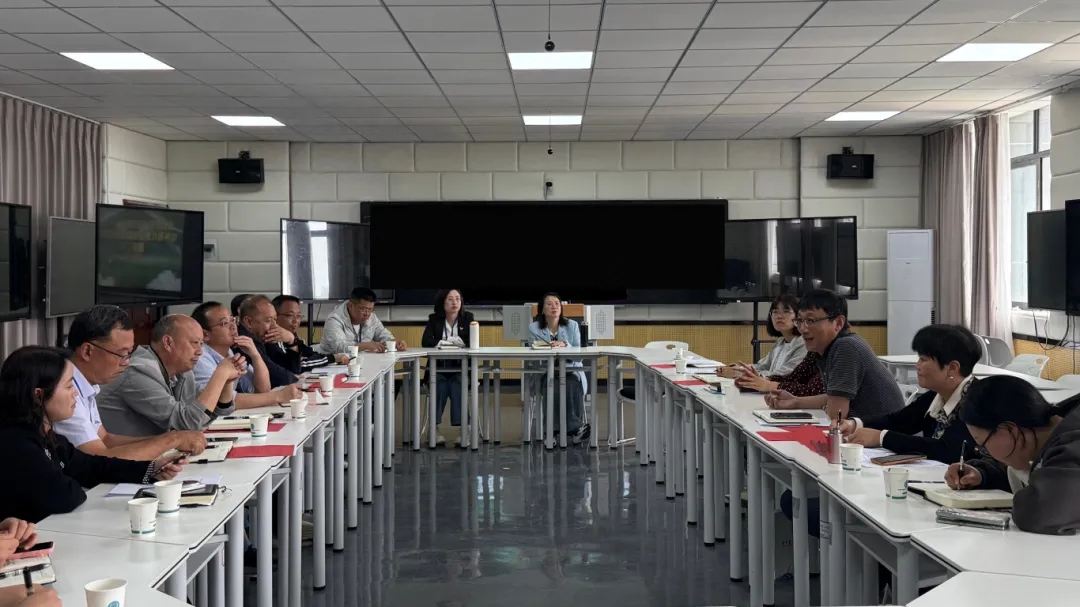 會(huì)議現(xiàn)場(chǎng)。