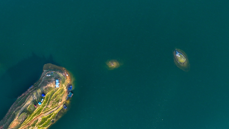 支嘎阿魯湖風光。